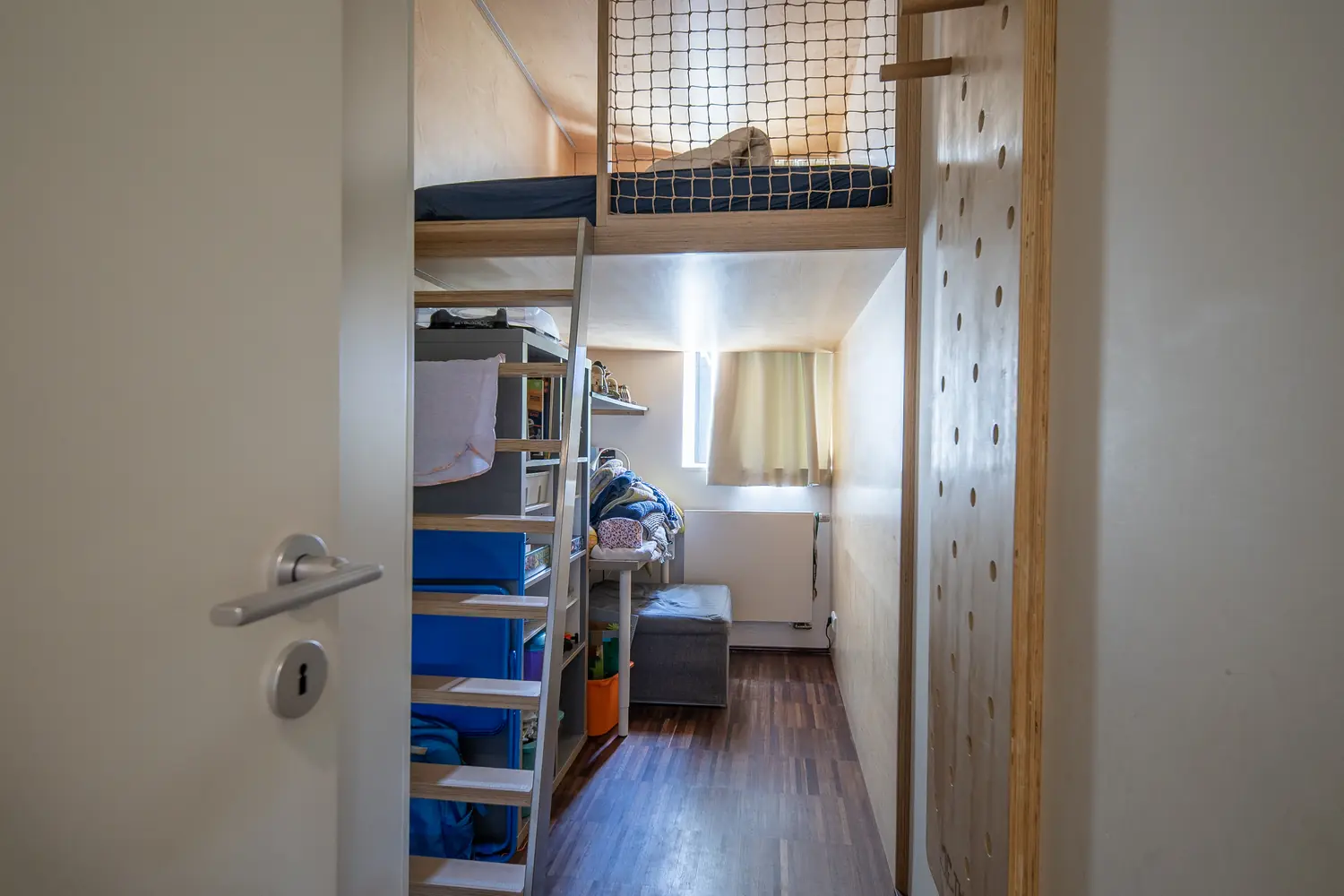 Menší místnost o ploše 5,69 m² orientovaná na západ